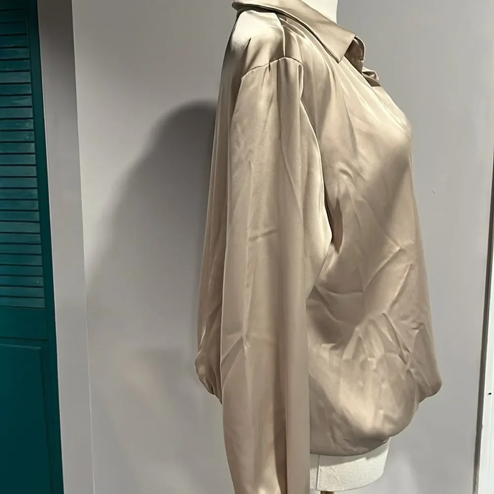LUSH NWOT Elegant Cream Champagne Satin Blouse - S - Picture 6 of 9